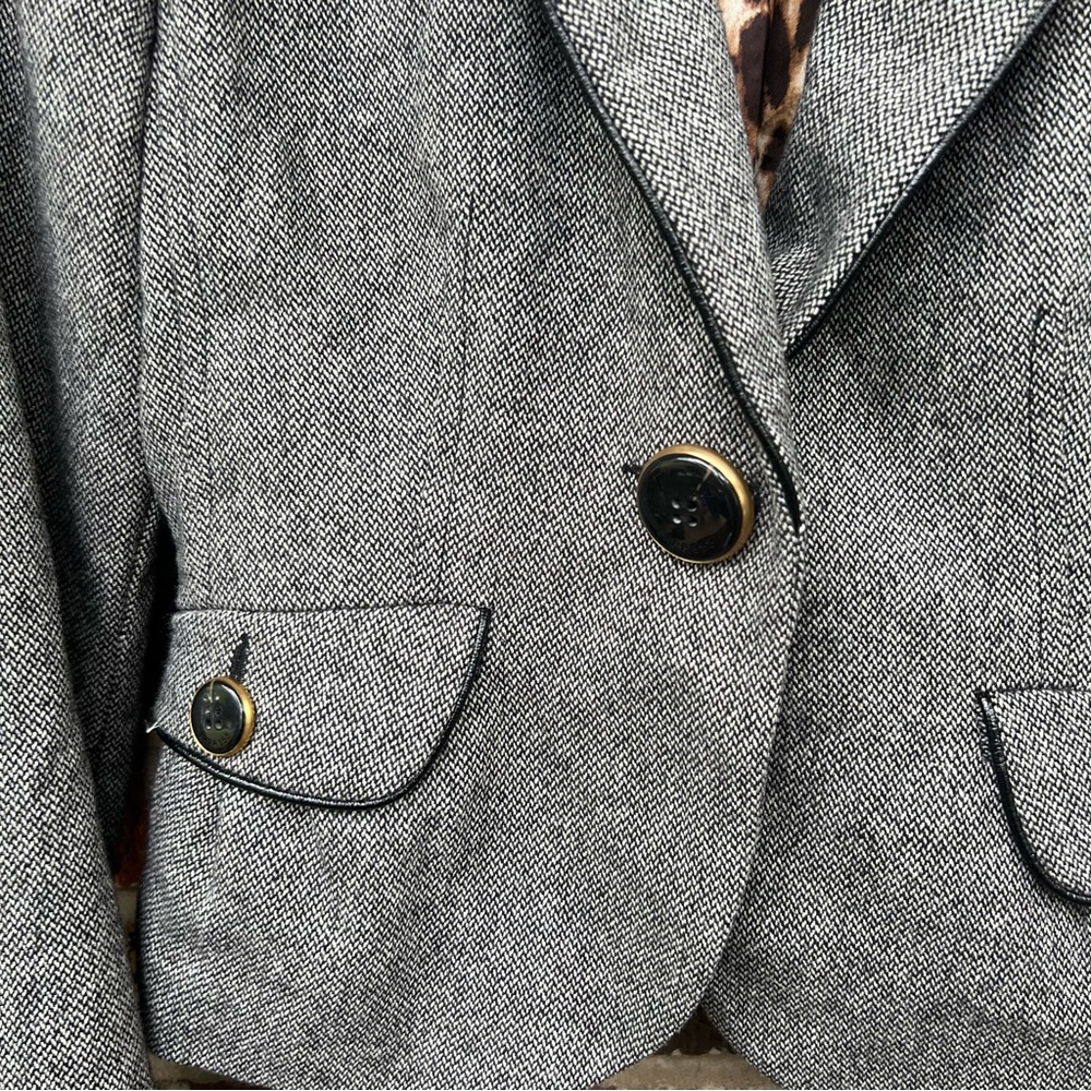 Express Gray Large Black Button Cropped Blazer Su… - image 2